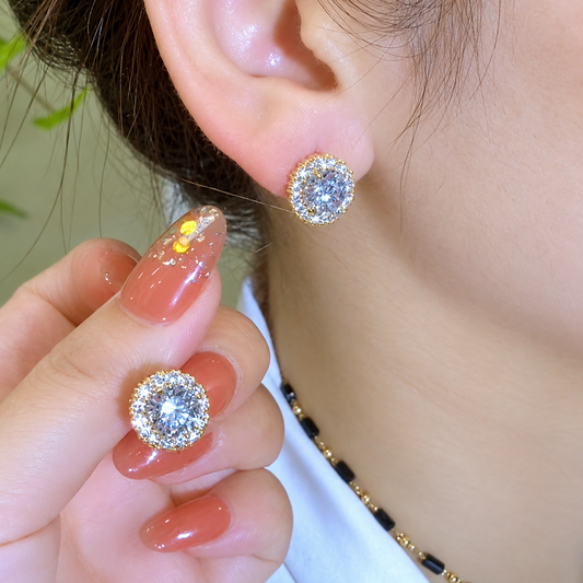 Women’s Romantic Zircon Halo Earrings with Sparkling Round Centerpieces
