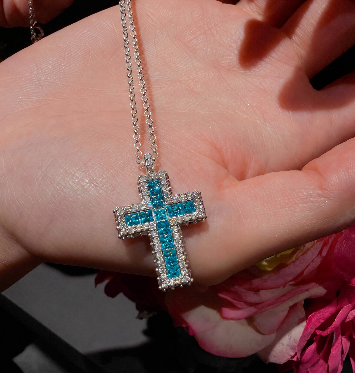 Women’s Peacock Blue Elegant Pendant Necklace with Sparkling Cubic Zirconia Detail