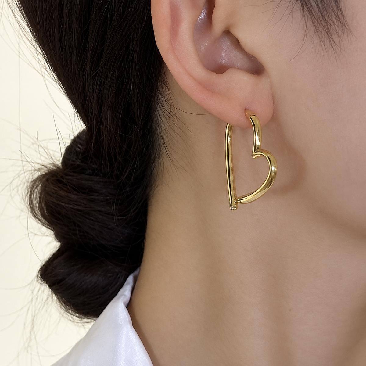 Women’s Gold-Tone Modern Open Heart Earrings with Front-and-Back Crossover Design