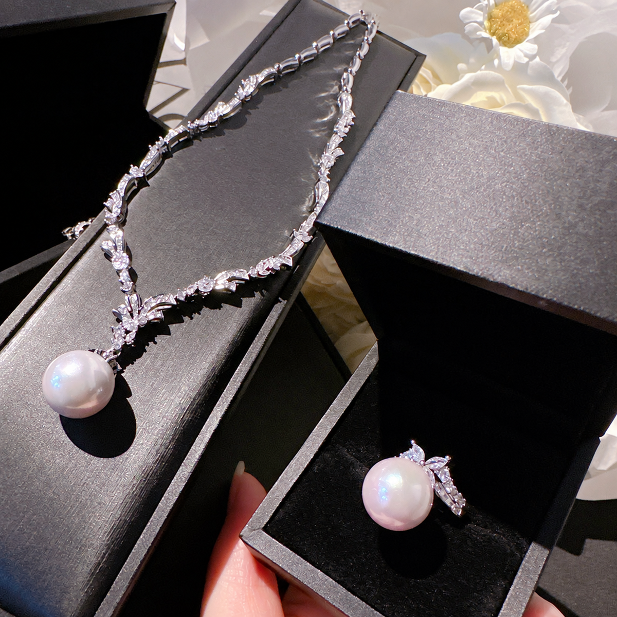 Women’s Elegant Cubic Zirconia Jewelry Set with Vine Details and Shell Pearls