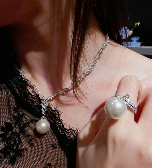 Women’s Elegant Cubic Zirconia Jewelry Set with Vine Details and Shell Pearls