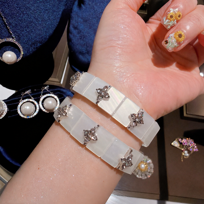 Women’s Mother-of-Pearl Bracelet with Sparkling Floral Details