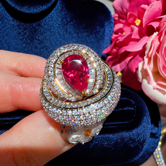 Women’s Elegant Pear-Shaped Cubic Zirconia Adjustable Ring with Layered Halo Detail