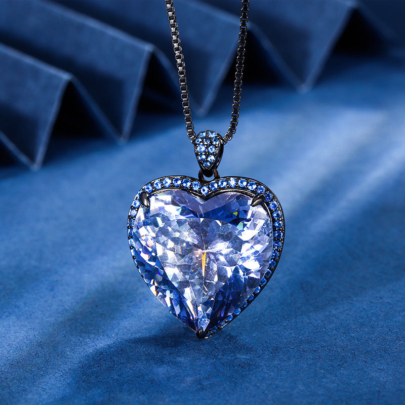 Women’s Vintage Gold-Plated Box Chain Necklace with Large Bird’s Nest-Cut Heart Pendant