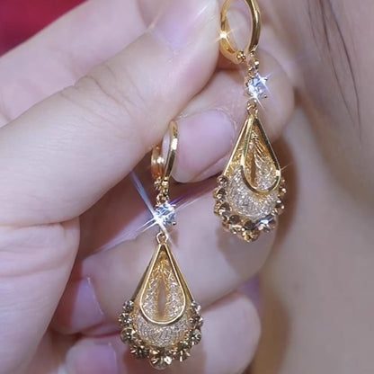 Women’s Vintage-Inspired Teardrop Earrings with Filigree Mesh and Crystal Accents