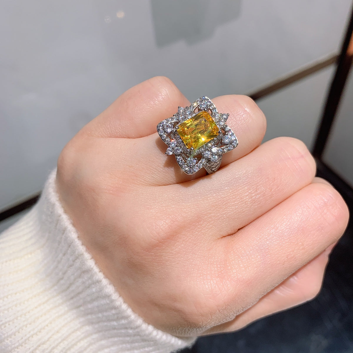 Women’s Elegant Electroplated Copper Ring with Colorful Zircon Detail