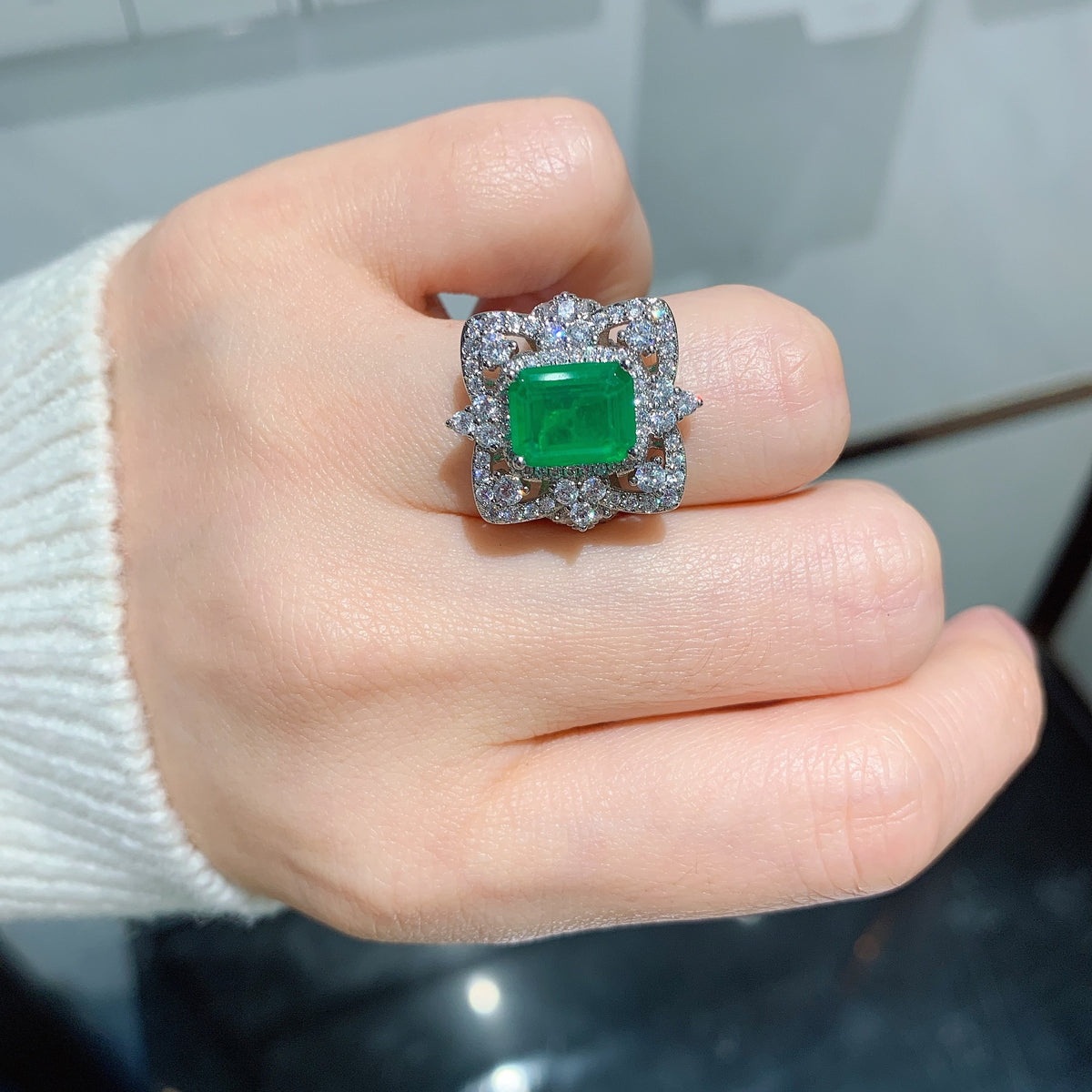 Women’s Elegant Electroplated Copper Ring with Colorful Zircon Detail