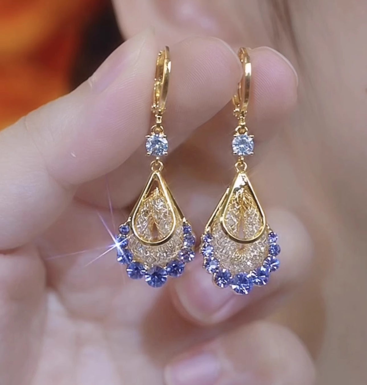 Women’s Vintage-Inspired Teardrop Earrings with Filigree Mesh and Crystal Accents