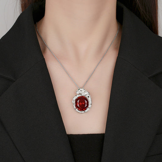 Women’s Luxury Cubic Zirconia Panther Pendant Necklace with Oval-Cut Gemstone