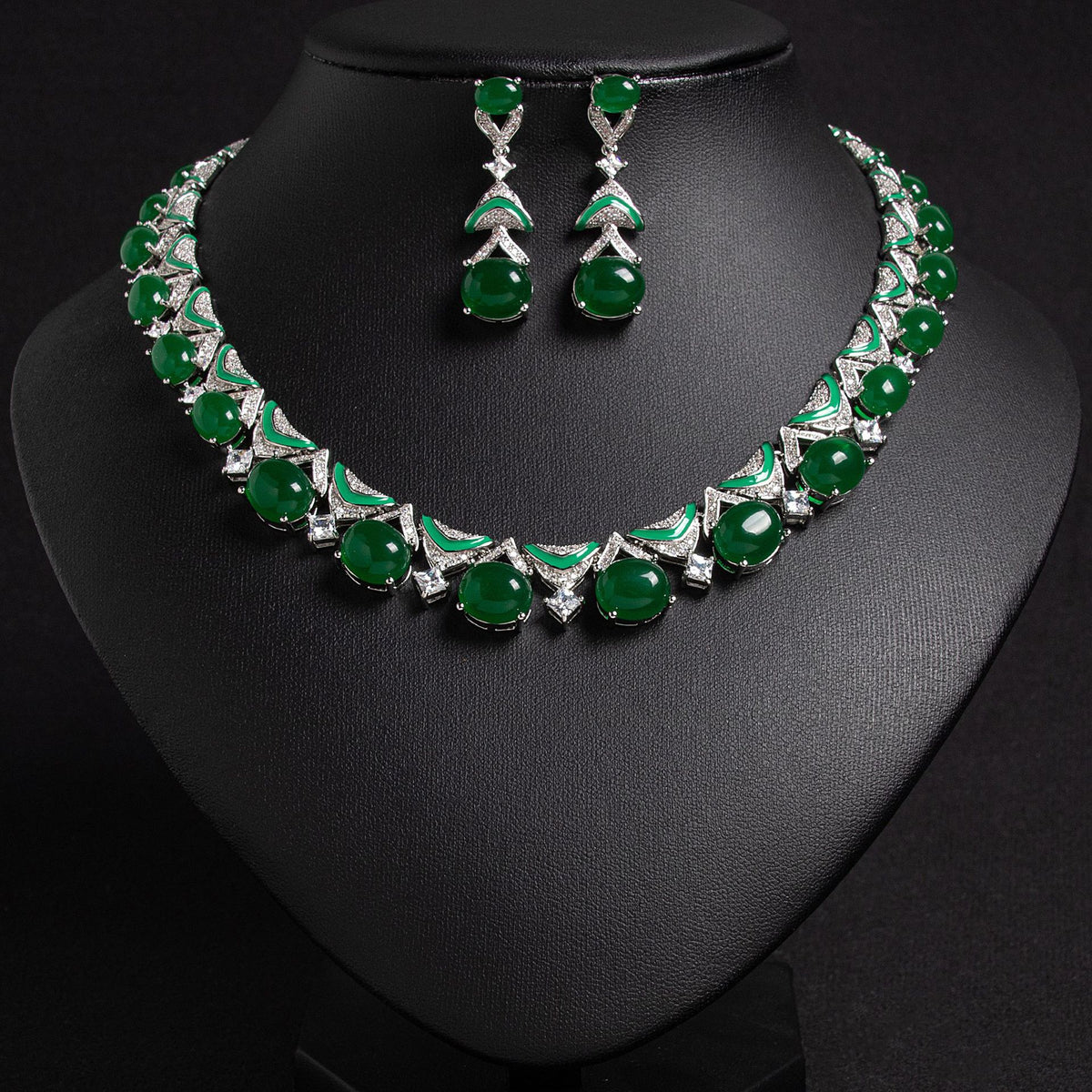 Women’s Vintage Floral Zircon Jewelry Set with Pink Petal Necklace and Drop Earrings