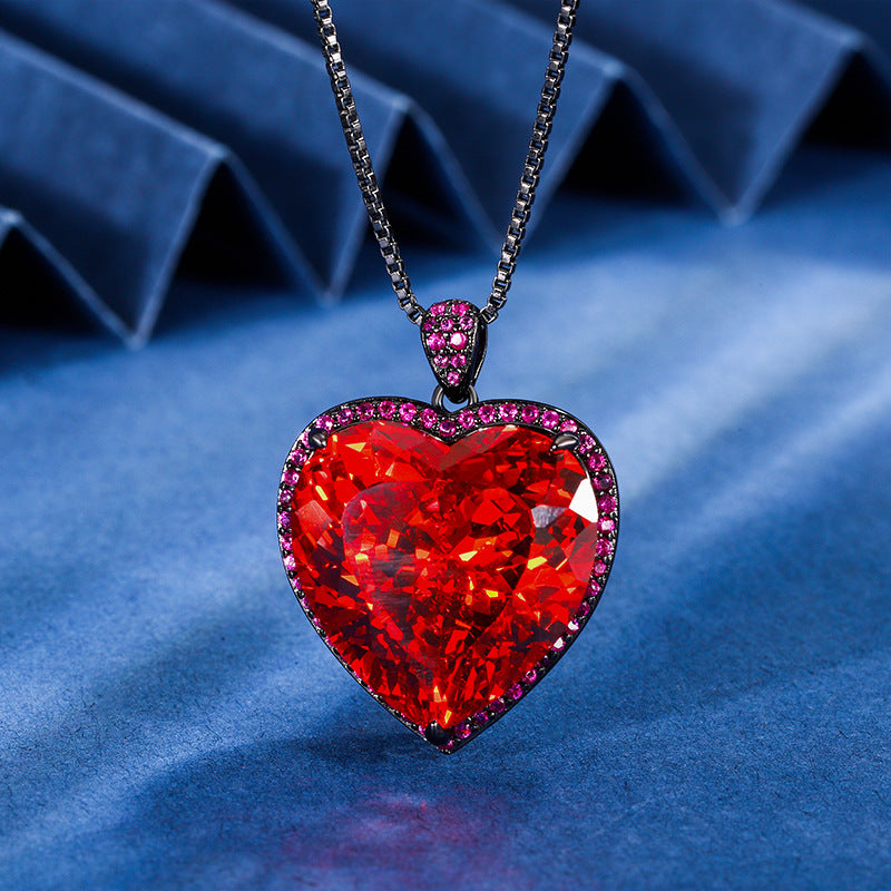 Women’s Vintage Gold-Plated Box Chain Necklace with Large Bird’s Nest-Cut Heart Pendant